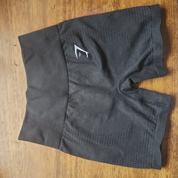 Never worn! Forrest green Gymshark Workout gear, black shorts included free - Picture 5 of 6